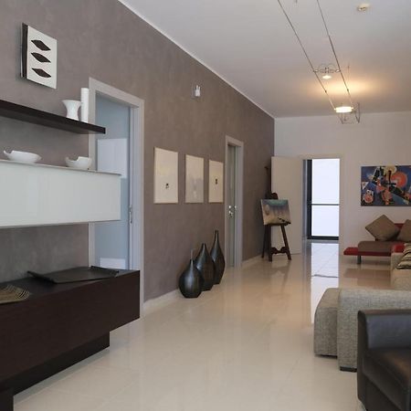 Villa Floyd Charming Rooms B&B Pachino Bagian luar foto
