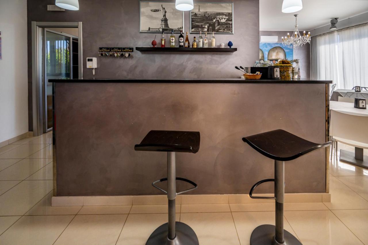 Villa Floyd Charming Rooms B&B Pachino Bagian luar foto