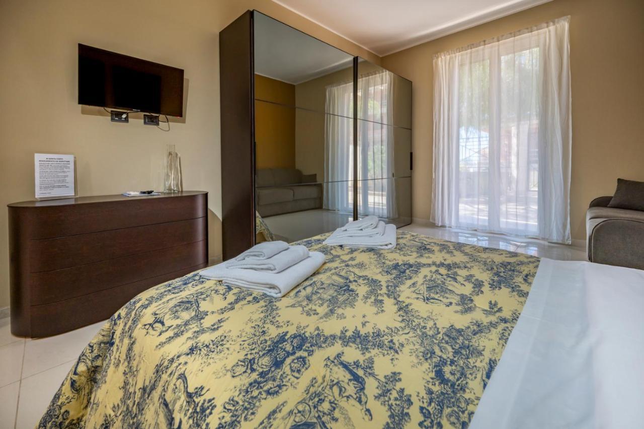 Villa Floyd Charming Rooms B&B Pachino Bagian luar foto