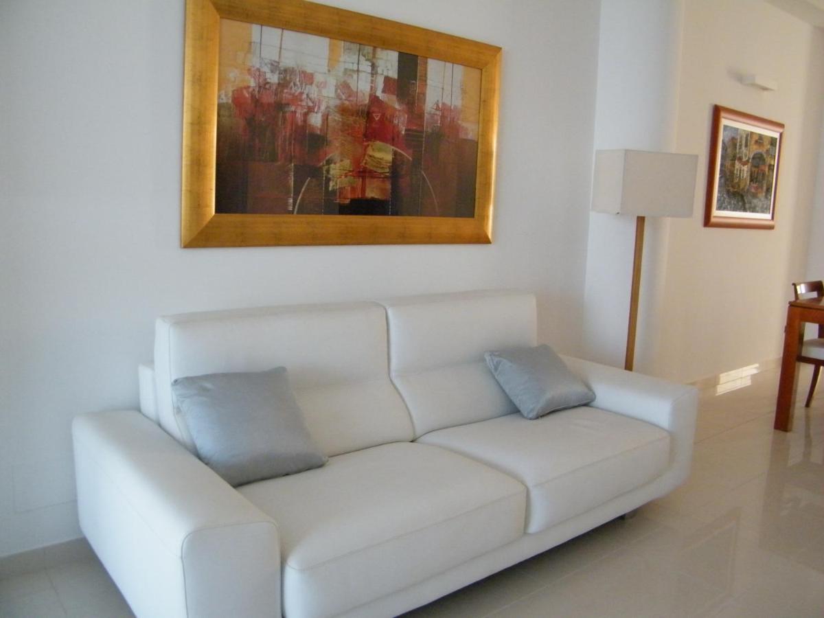 Villa Floyd Charming Rooms B&B Pachino Bagian luar foto