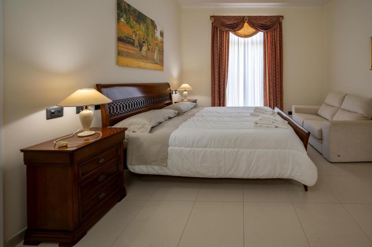 Villa Floyd Charming Rooms B&B Pachino Bagian luar foto