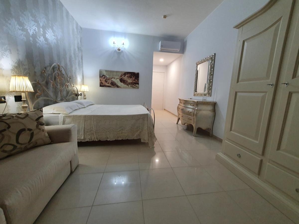 Villa Floyd Charming Rooms B&B Pachino Bagian luar foto