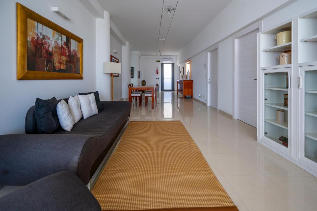 Villa Floyd Charming Rooms B&B Pachino Bagian luar foto