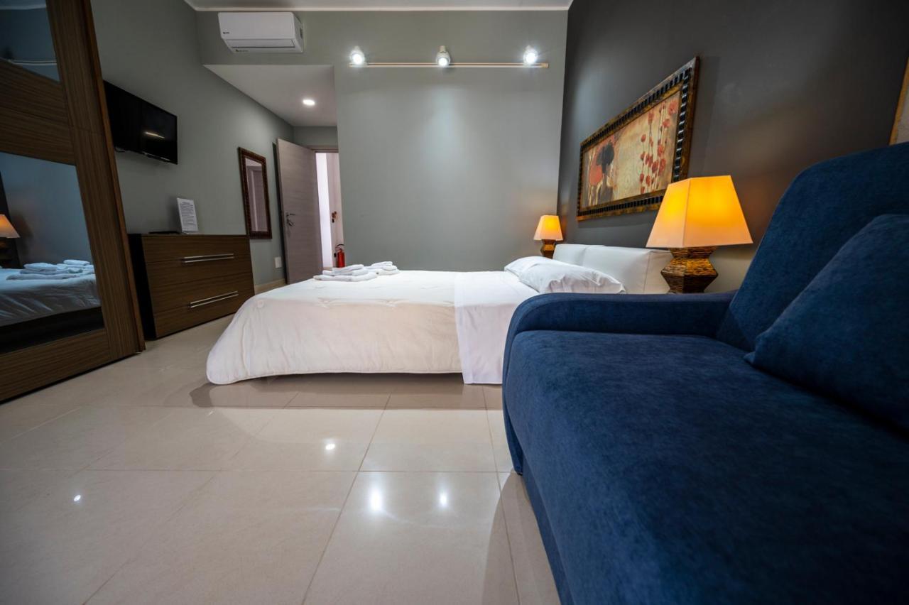 Villa Floyd Charming Rooms B&B Pachino Bagian luar foto